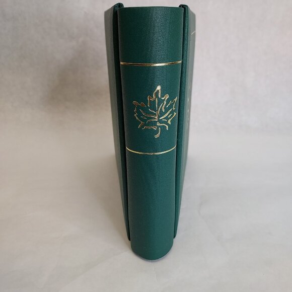 Creative Memories 7x7 Green Scrapbook Album w/ pages Gold Foil Maple Leaf Canada - Picture 5 of 15